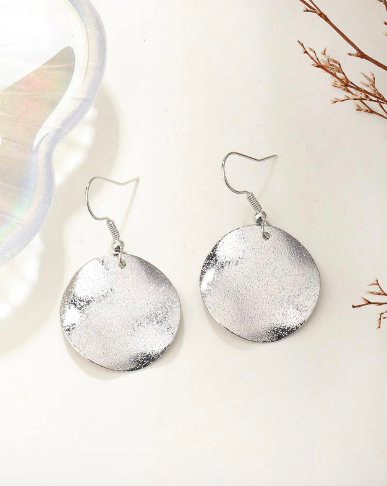 EARRINGS ~ Textured Metal Round Disc Dangle Drop Earrings