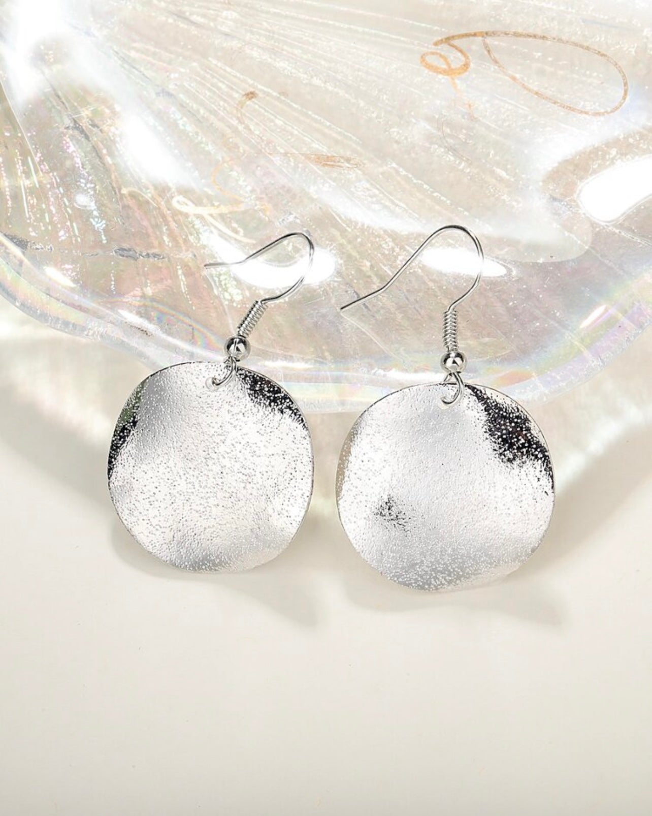 EARRINGS ~ Textured Metal Round Disc Dangle Drop Earrings
